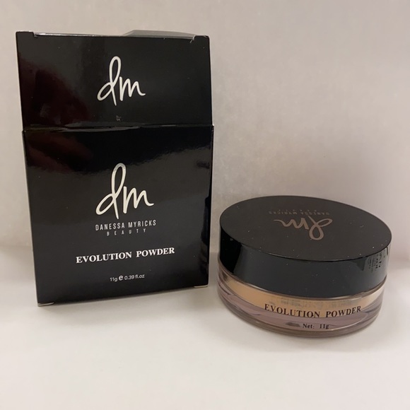 Danessa Myricks Beauty Evolution Powder in 2.5 - Picture 3 of 8